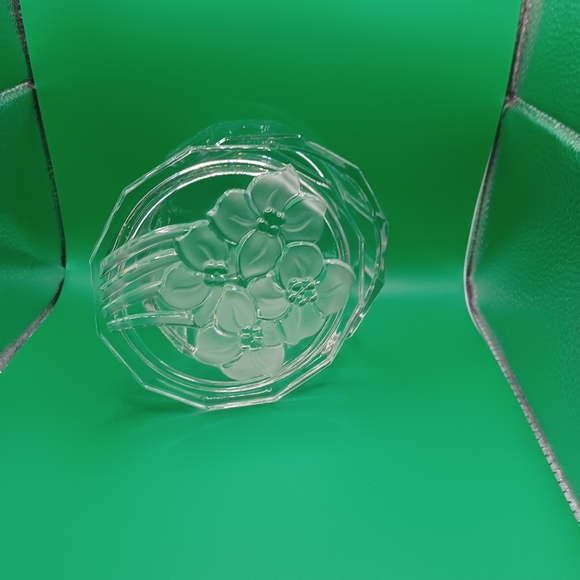VINTAGE CLEAR Glass Trinket Dogwood Pattern Bloom Box Floral Frosted Lidded 3" - Picture 3 of 12